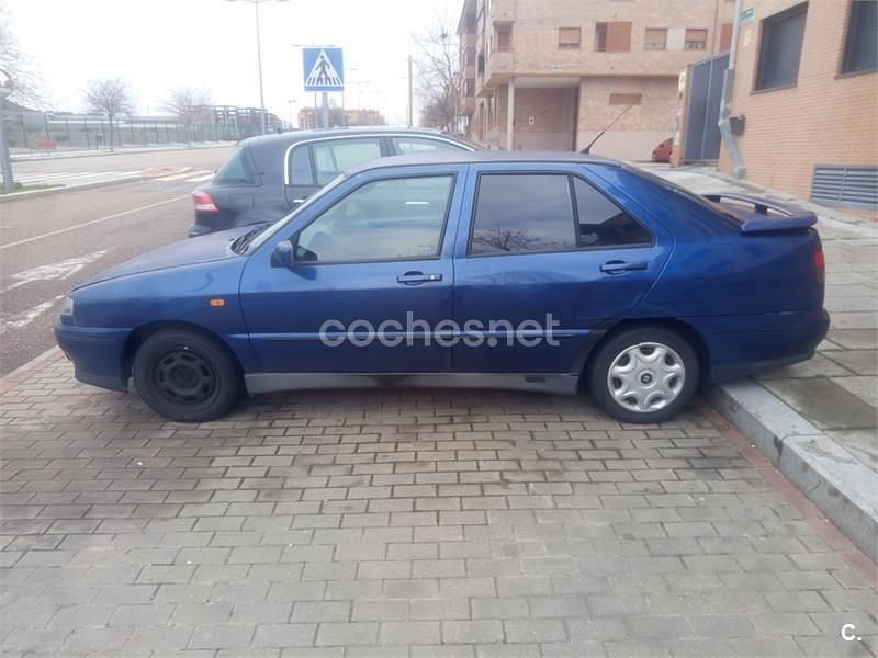 Usado Seat Toledo 100 CV (73 kW) 1999 Azul Berlina