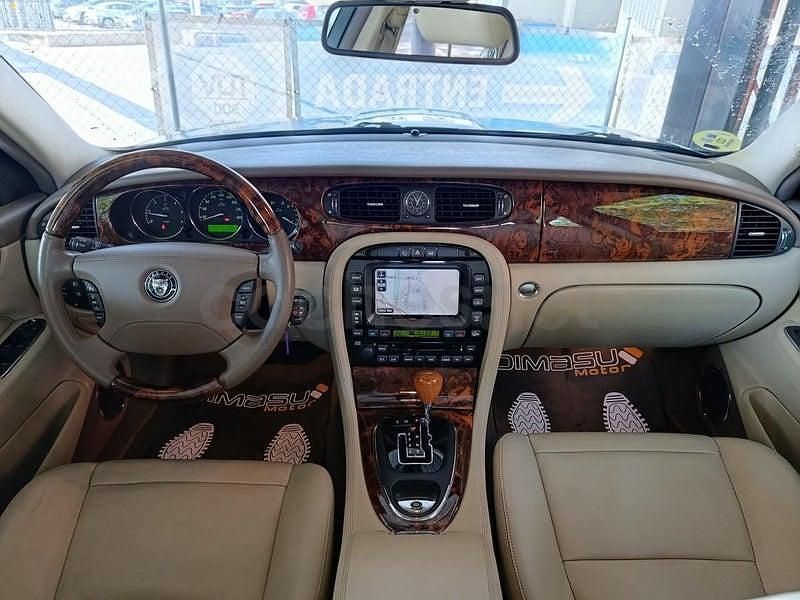 Usado Jaguar XJ6 Executive 207 CV (152 kW) 2006 Gris / plata Berlina