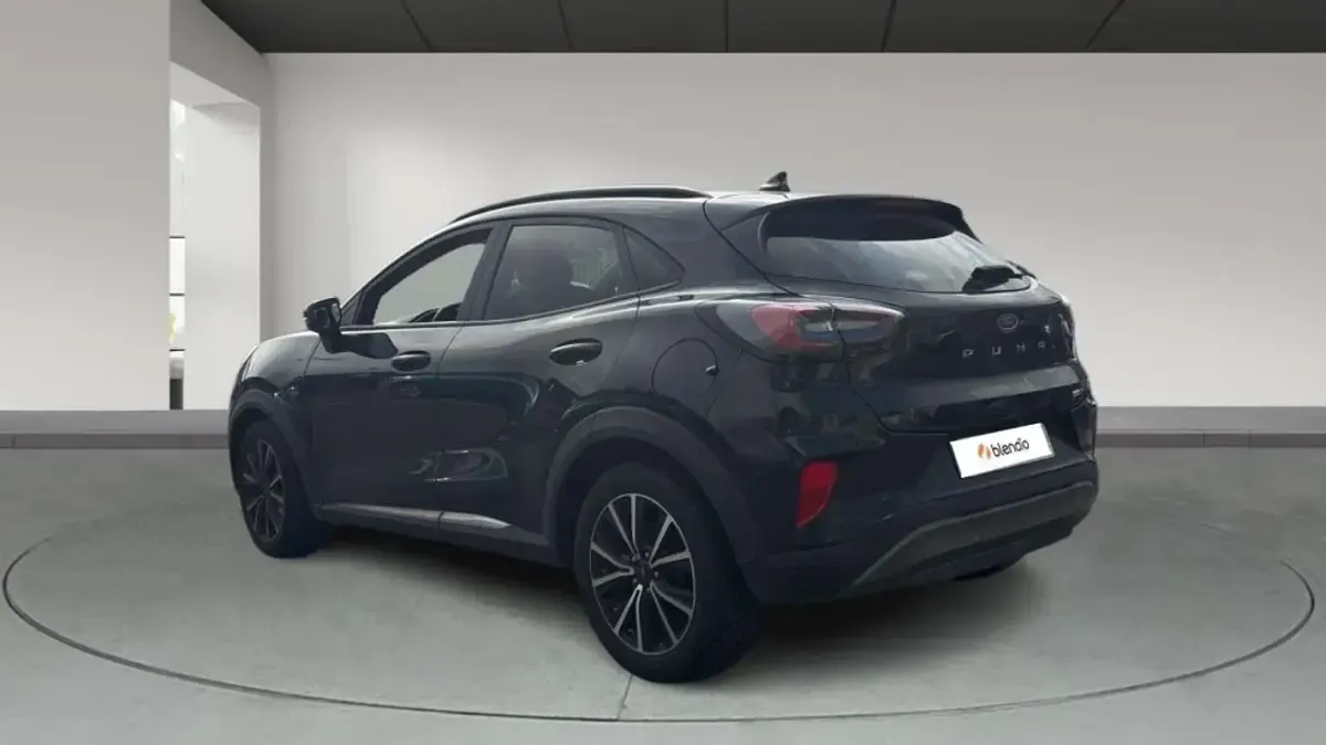Usado Ford Puma Titanium 126 CV (92 kW) 2022 Negro SUV