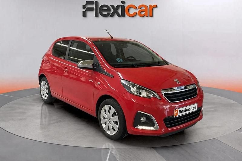 Rojo Usado 2021 Peugeot 108 Collection Utilitario | 8490 € (Precio justo) - Imagen 1/4