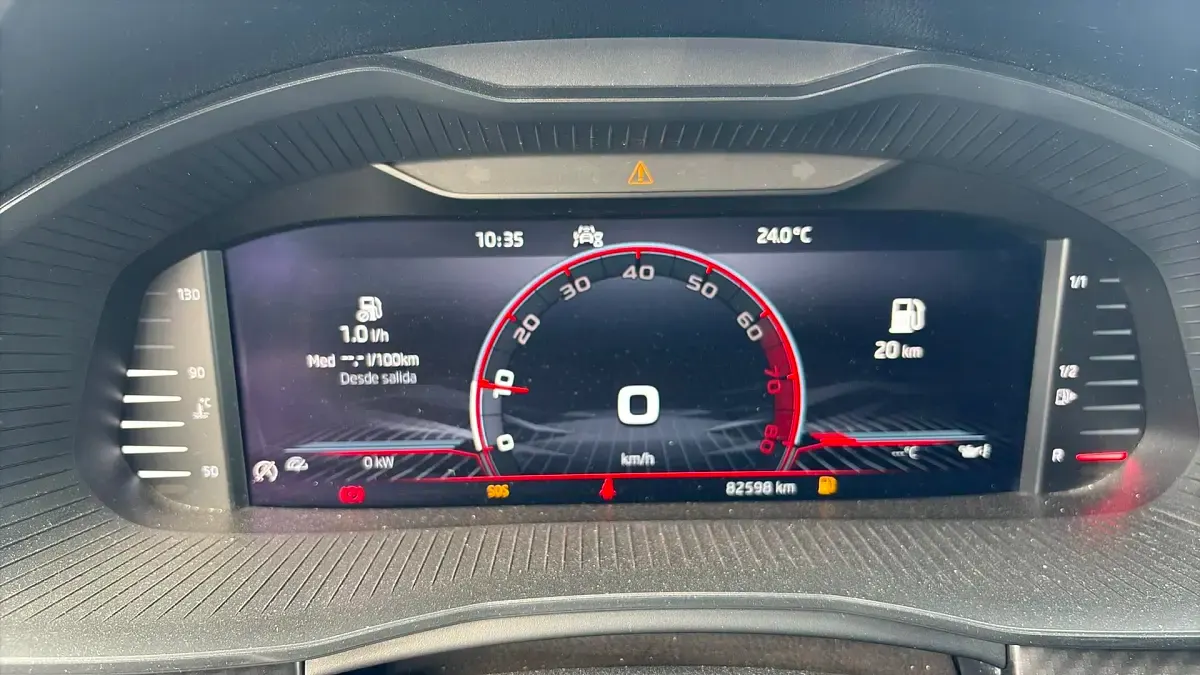 Usado Skoda Kamiq Ambition 110 CV (80 kW) 2026 Negro SUV