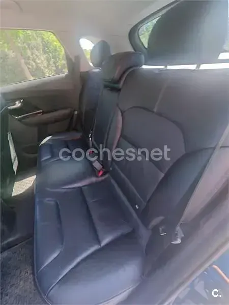 Usado Kia Niro 141 CV (103 kW) 2017 Azul SUV