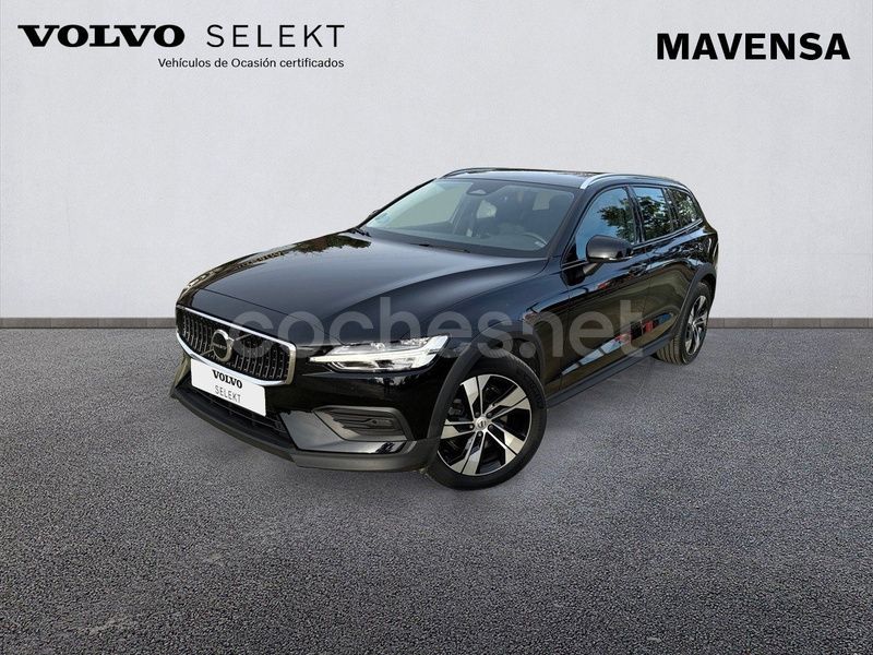 Negro Usado 2023 Volvo V60 CC Core Familiar | 41.900 € (Precio justo) - Imagen 1/4