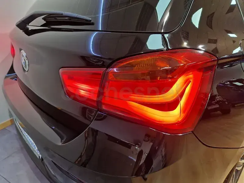 Usado BMW 118 Sport Line 150 CV (110 kW) 2019 Negro Berlina