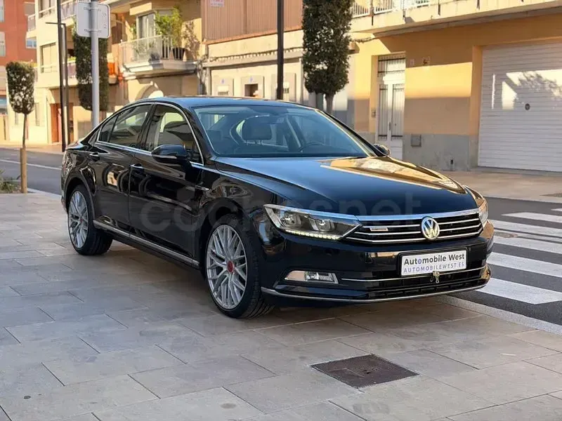 Usado VW Passat Sportline 240 CV (176 kW) 2016 Negro Berlina