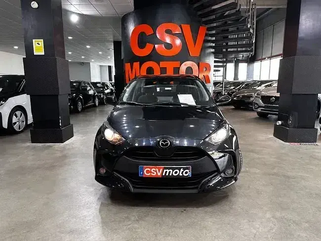 Käytetty Toyota Yaris Hybrid Active 116 HP (85 kW) 2023 Musta Viistoperä