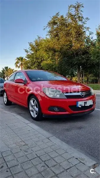 Usado Opel Astra GTC Sport 100 CV (73 kW) 2007 Rojo Berlina