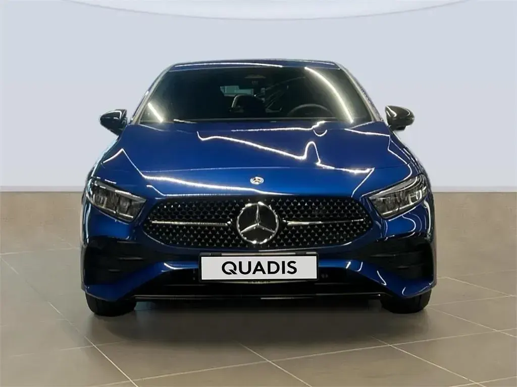 Usado Mercedes A250 218 CV (160 kW) 2025 Azul Berlina
