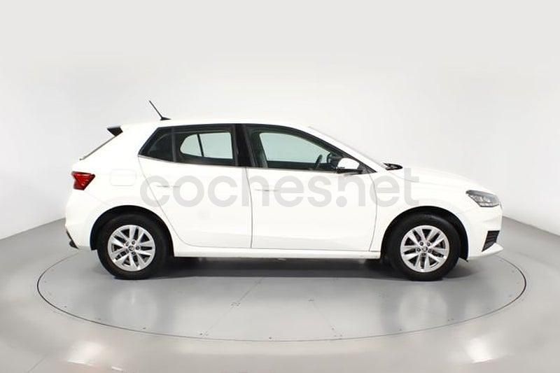 Usado Skoda Fabia Ambition 95 CV (69 kW) 2023 Blanco Utilitario