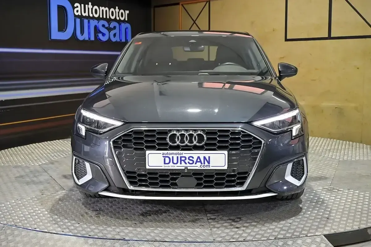 Usado Audi A3 Sportback Advanced Plus 110 CV (80 kW) 2021 Gris Utilitario