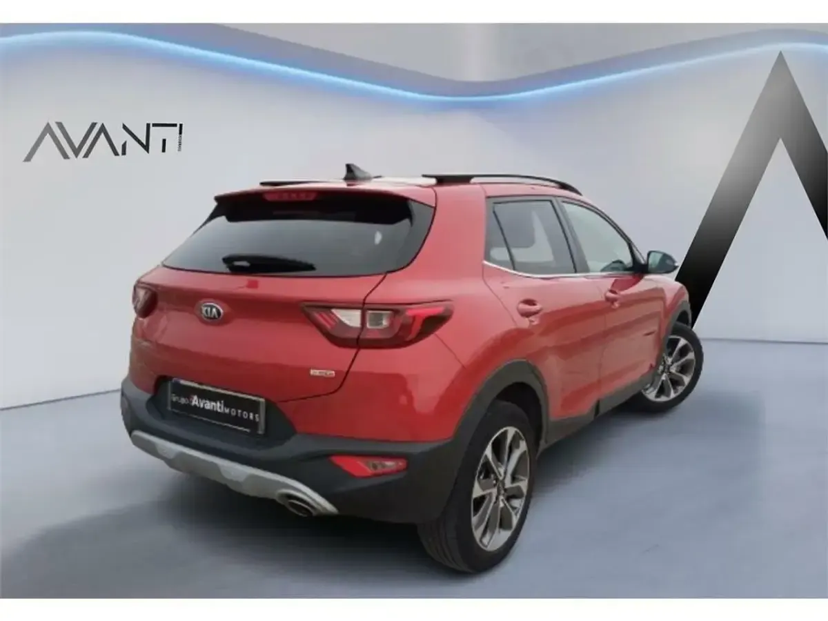 Usado Kia Stonic 120 CV (88 kW) 2019 Rojo SUV