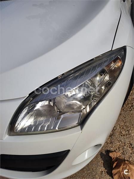 Blanco Usado 2010 Renault Mégane Dynamique Berlina | 3999 € (Precio justo) - Imagen 1/4