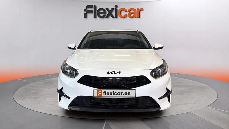 Usado Kia Ceed 160 CV (117 kW) 2024 Blanco Utilitario