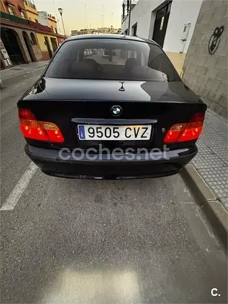 Usado BMW 320 150 CV (110 kW) 2004 Azul Berlina