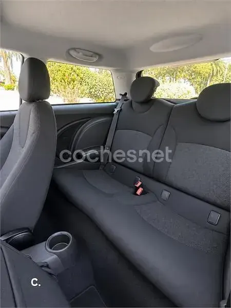 Usado Mini ONE 90 CV (66 kW) 2007 Rojo Utilitario