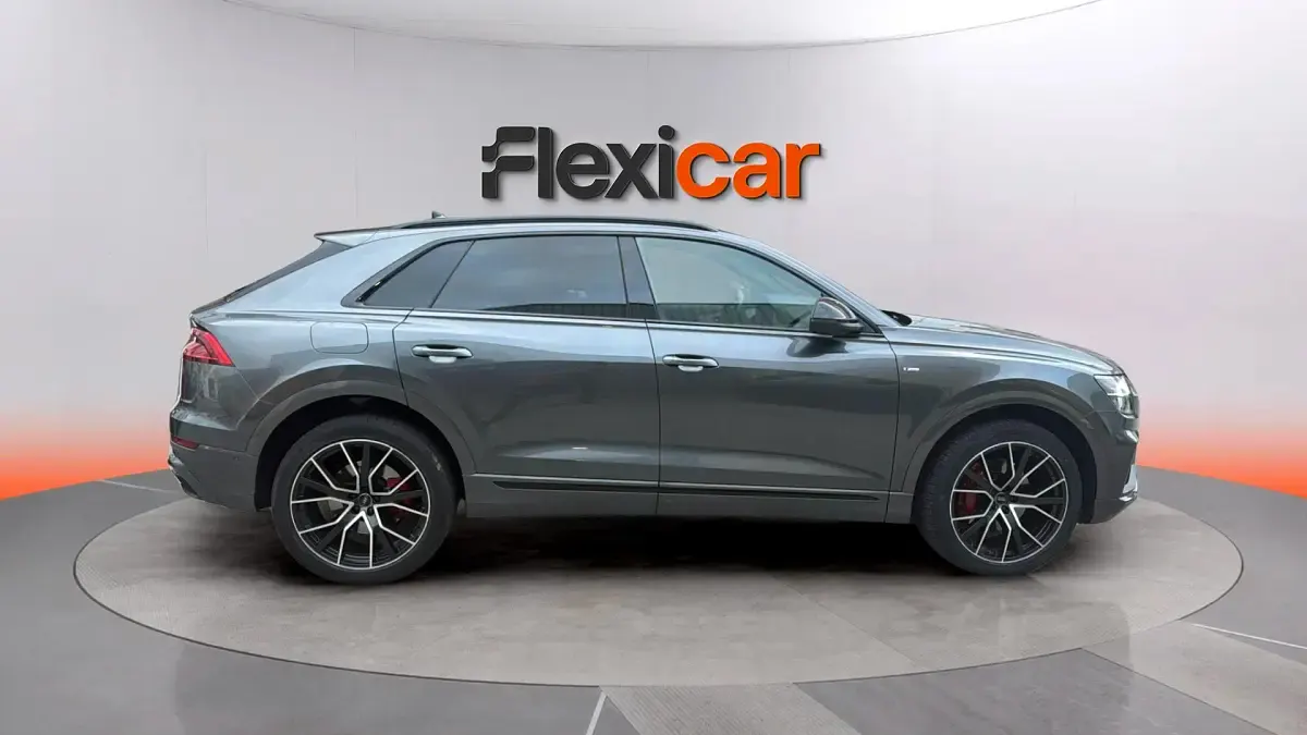 Usado Audi Q8 Premium 340 CV (250 kW) 2020 Gris SUV