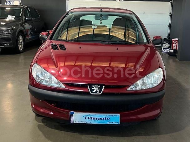 Granate Usado 2006 Peugeot 206 Berlina | 3699 € (Precio justo) - Imagen 1/4
