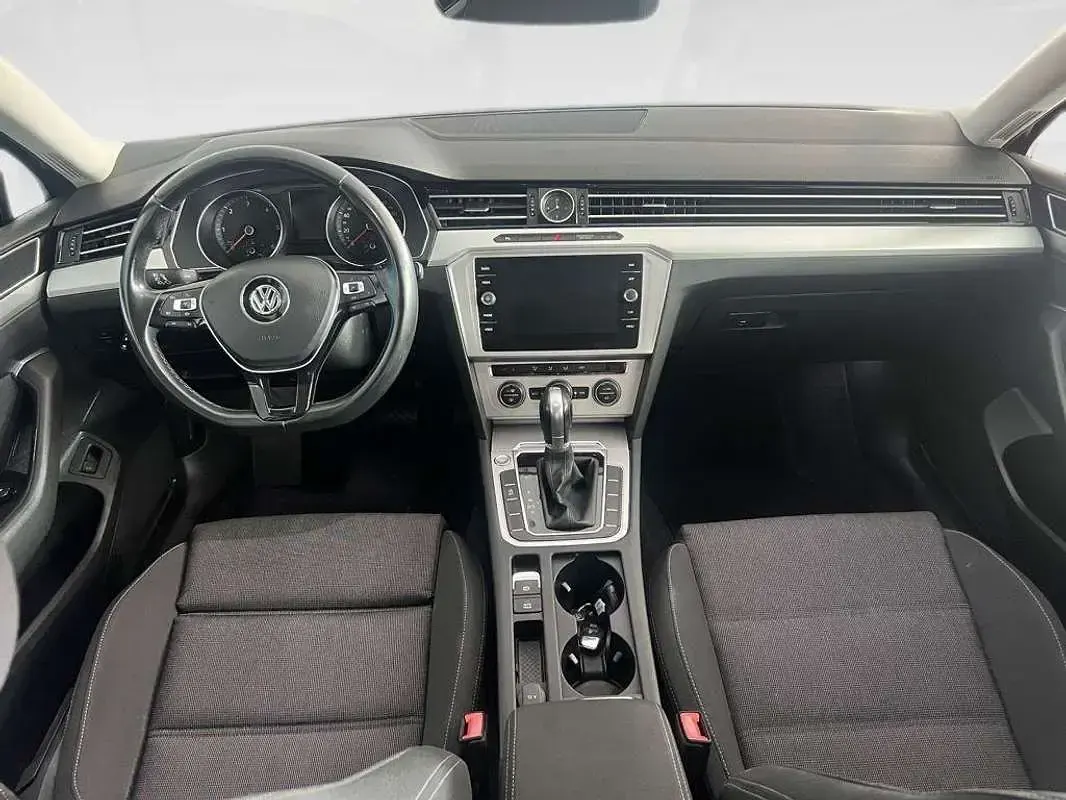 Usado VW Passat Advance 150 CV (110 kW) 2019 Azul Familiar