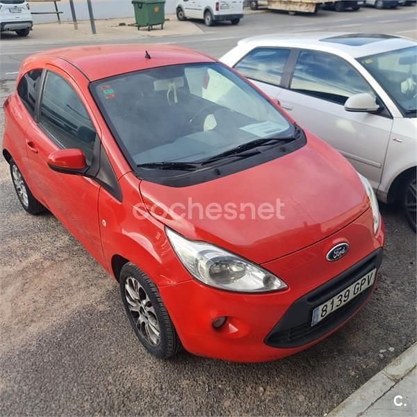Usado Ford Ka Trend 69 CV (50 kW) 2009 Rojo Berlina