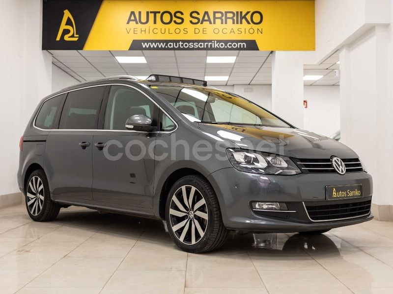 Gris / plata Usado 2020 VW Sharan Advance Monovolumen | 37.900 € (Caro) - Imagen 1/4