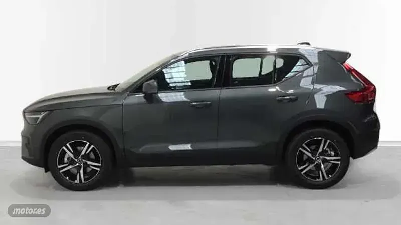 Nuevo Volvo XC40 Core 2026 Verde SUV