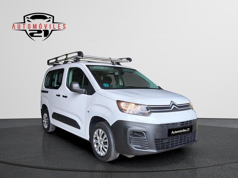 Usado Citroën Berlingo Feel 102 CV (75 kW) 2023 Blanco Monovolumen