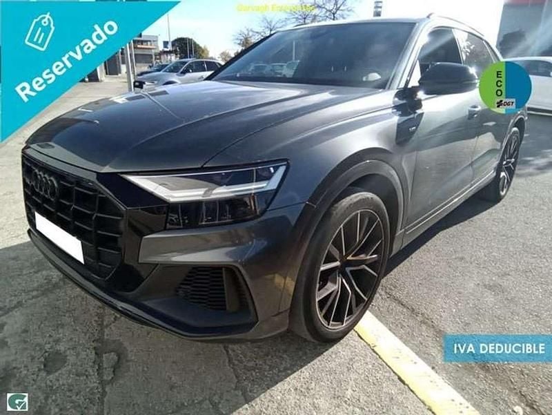 Usado Audi Q8 Ambiente 286 CV (210 kW) 2022 Gris SUV