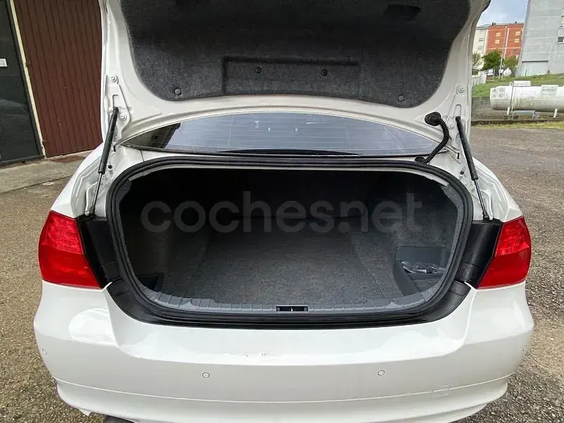 Usado BMW 318 143 CV (105 kW) 2011 Blanco Berlina