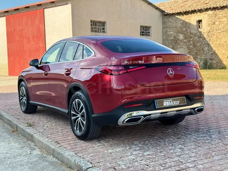 Usado Mercedes GLC220 197 CV (144 kW) 2024 Granate SUV