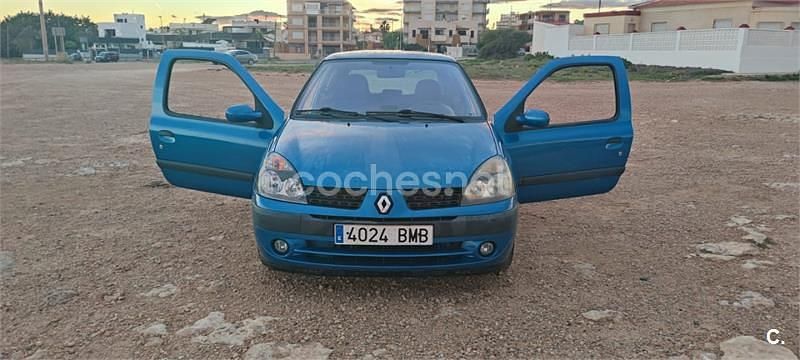 Azul Usado 2001 Renault Clio II Dynamique Berlina | 2500 € (Precio justo) - Imagen 1/4