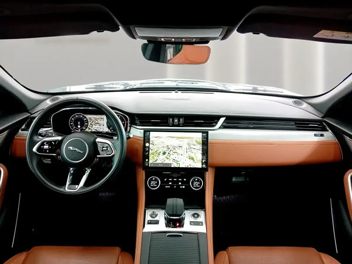Usado Jaguar F-Pace R-Dynamic 204 CV (150 kW) 2025 Azul SUV