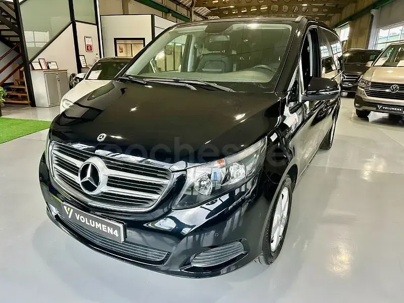 Begagnad Mercedes V220 Exclusive 163 HK (119 kW) 2017 Svart Minibuss