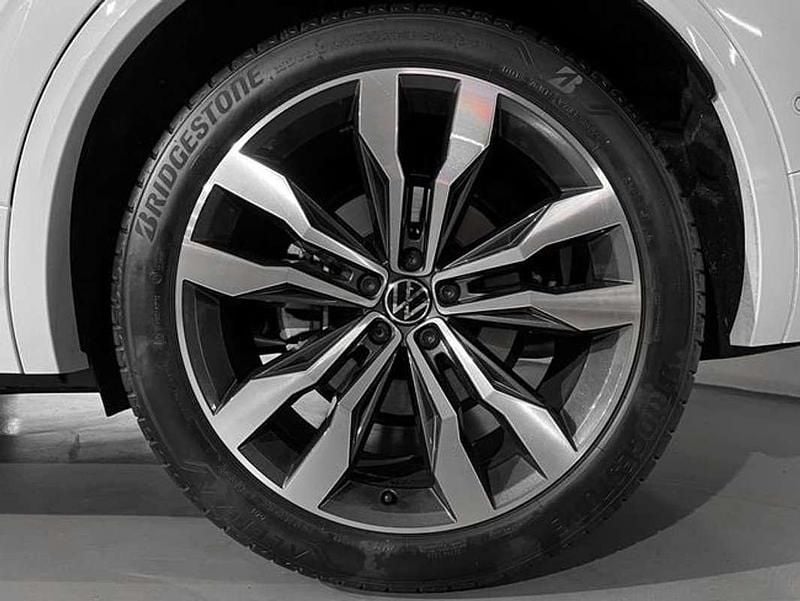 Usado VW Touareg R-line 286 CV (210 kW) 2024 Blanco SUV