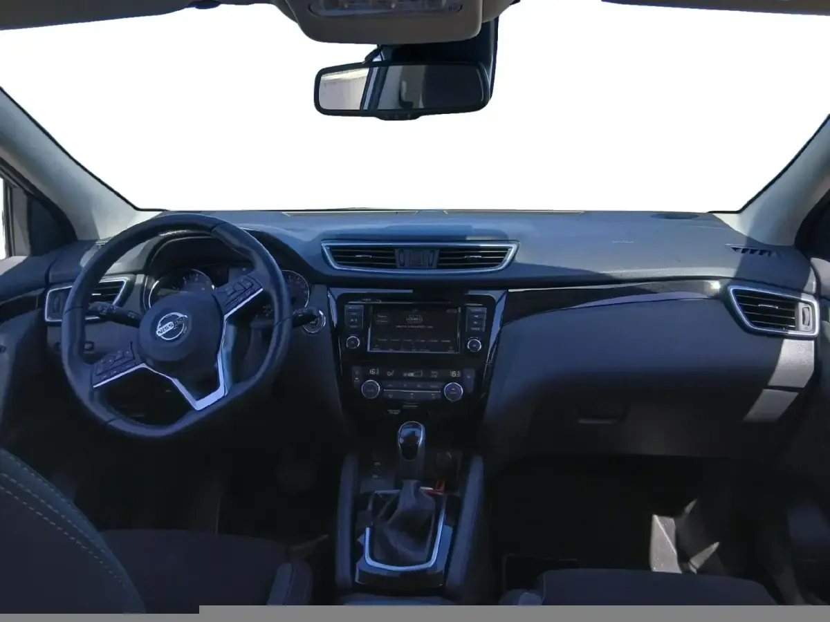 Usado Nissan Qashqai N-Connecta 160 CV (117 kW) 2021 Gris/plata SUV