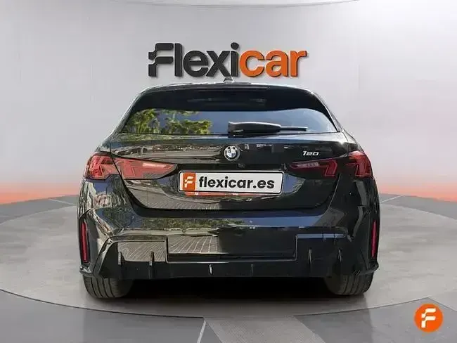 Usado BMW 120 170 CV (125 kW) 2025 Negro Utilitario