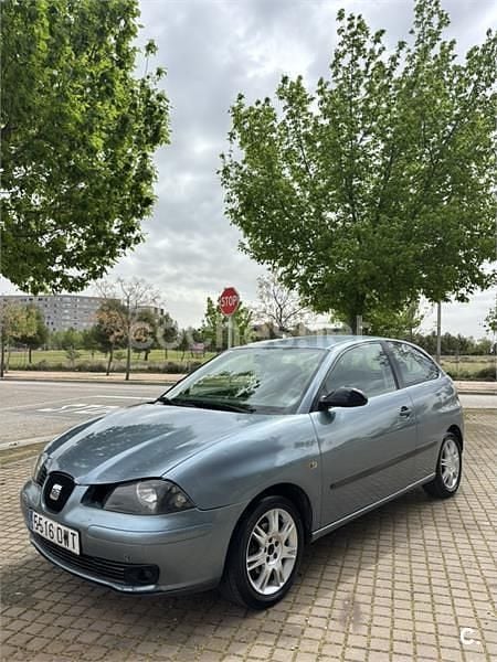 Usado Seat Ibiza Reference 80 CV (58 kW) 2006 Gris / plata Utilitario