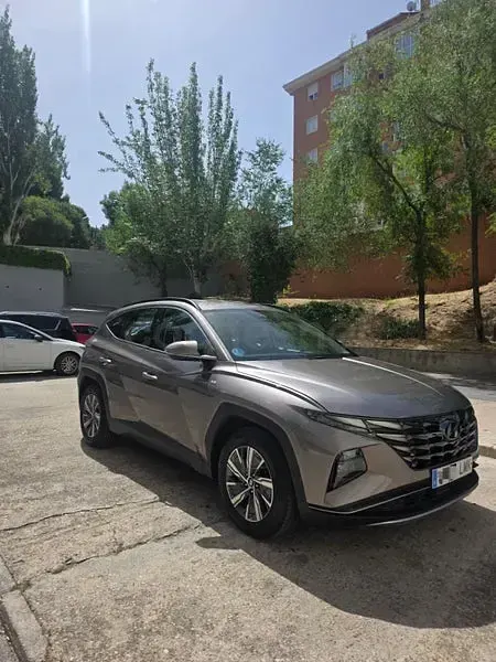 Usado Hyundai Tucson 150 CV (110 kW) 2021 Gris / plata SUV