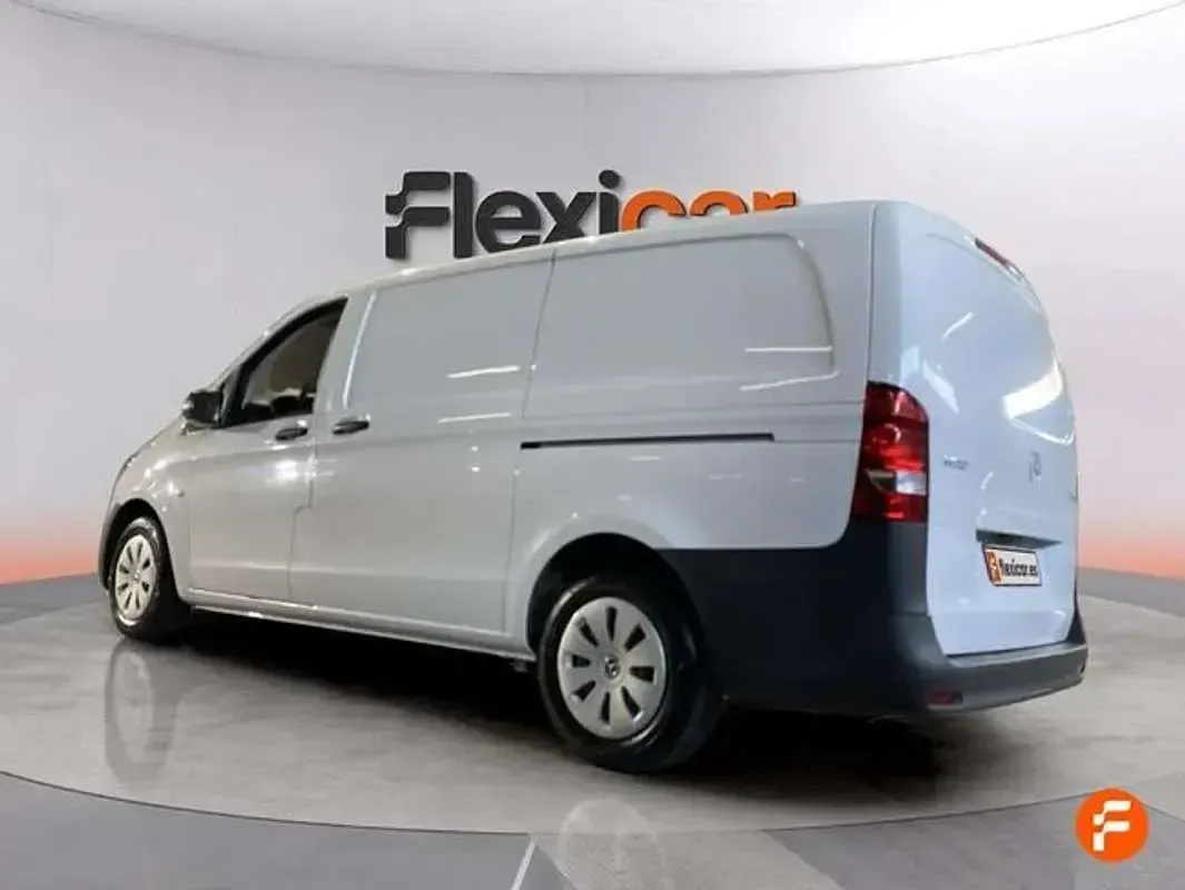 Usado Mercedes Vito 102 CV (75 kW) 2024 Blanco Van