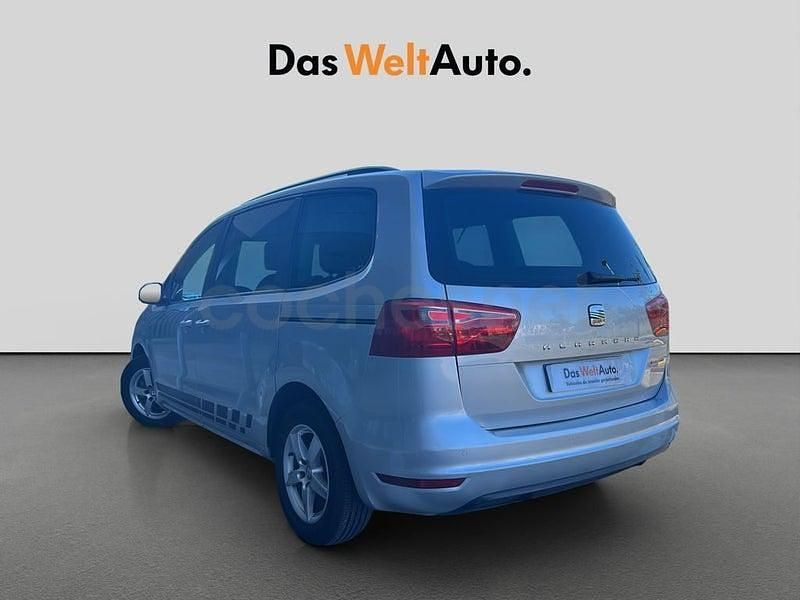 Usado Seat Alhambra Ecomotive 140 CV (102 kW) 2015 Gris / plata Monovolumen