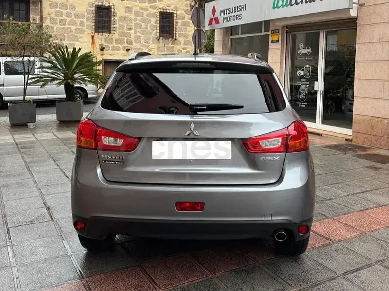 Usado Mitsubishi ASX 116 CV (85 kW) 2014 Gris / plata SUV