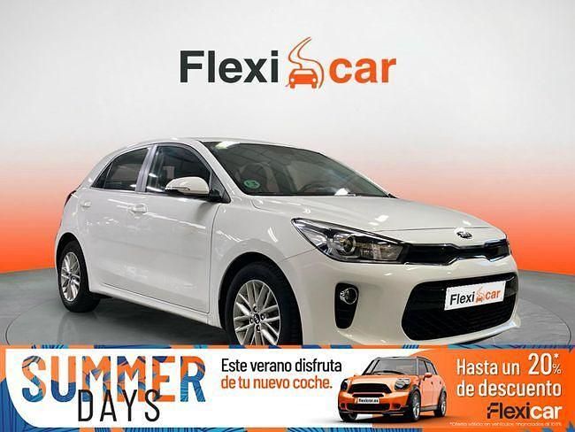 Usado Kia Rio 77 CV (56 kW) 2018 Blanco Berlina
