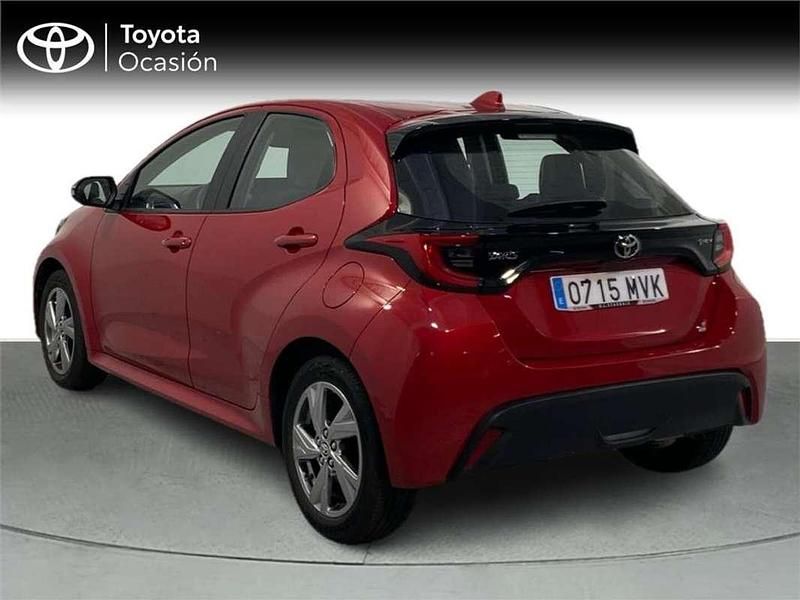 Usado Toyota Yaris Hybrid Active 116 CV (85 kW) 2024 Monovolumen
