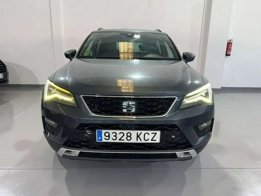 Usado Seat Ateca XCELLENCE 150 CV (110 kW) 2017 Gris / plata SUV