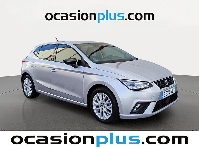 Usado Seat Ibiza FR 110 CV (80 kW) 2023 Gris / plata Berlina