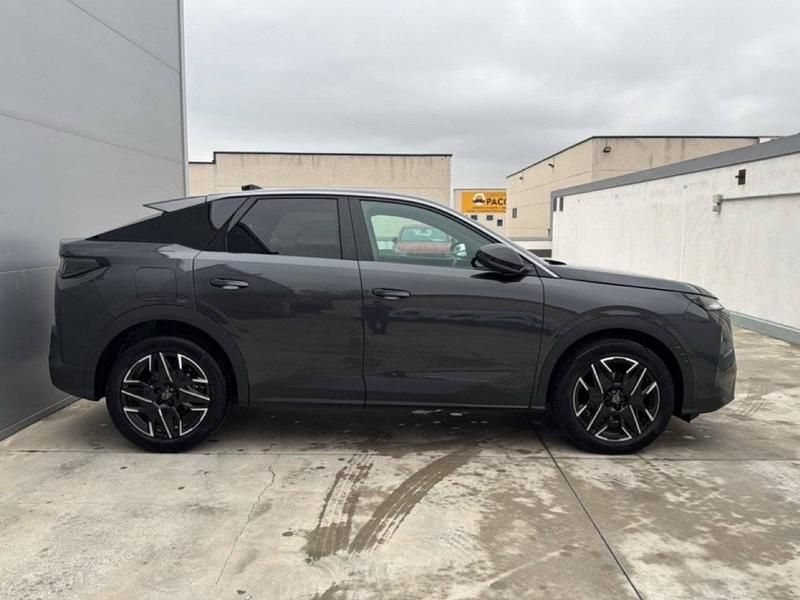 Usado Peugeot 3008 Allure 136 CV (100 kW) 2024 Gris SUV