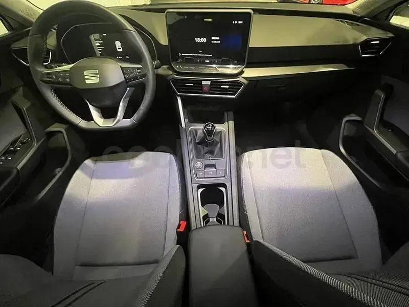 Usado Seat Leon Style 116 CV (85 kW) 2025 Blanco Familiar