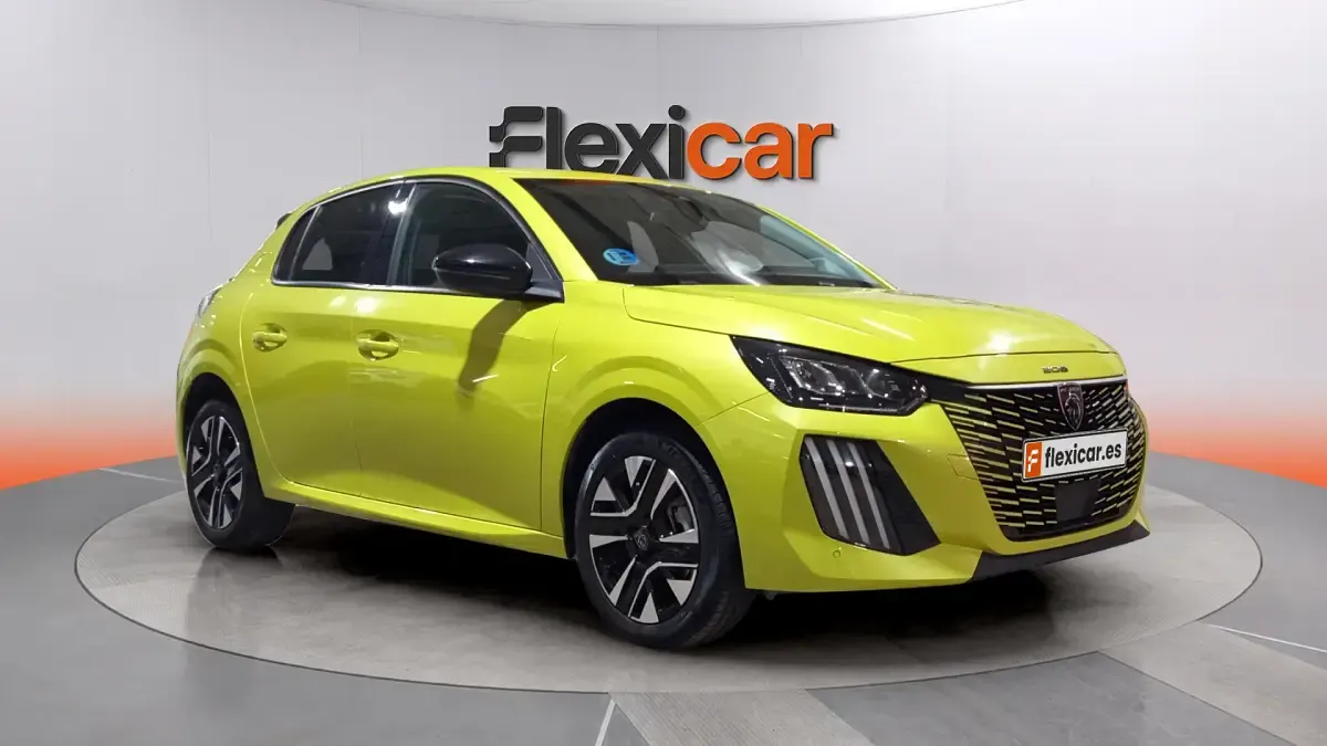 Usado Peugeot 208 Allure 101 CV (74 kW) 2025 Utilitario