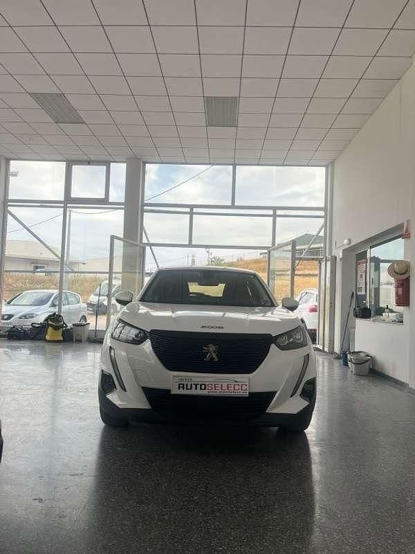 Usado Peugeot 2008 Active 110 CV (80 kW) 2021 Blanco SUV