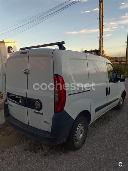 Usado Fiat Doblò 90 CV (66 kW) 2012 Blanco Monovolumen