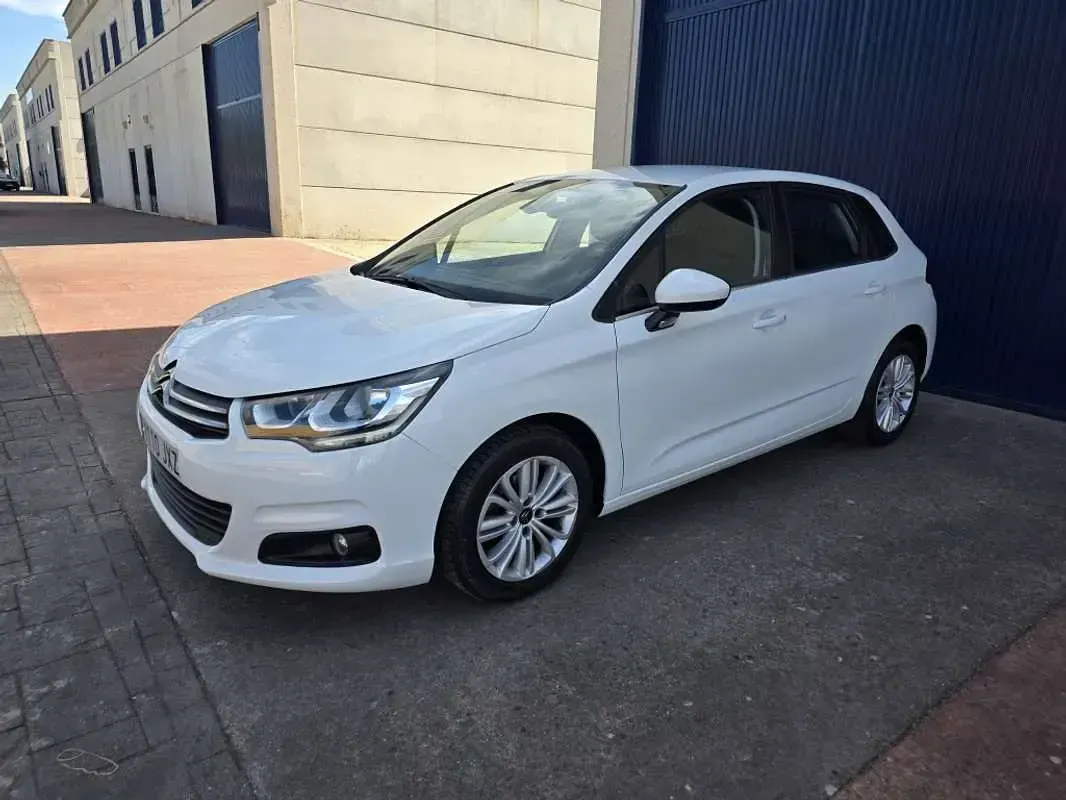 Usado Citroën C4 Feel 99 CV (72 kW) 2017 Blanco Utilitario